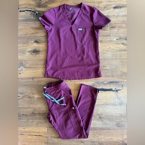 Figs Scrub Set Catarina Top & Yola Skinny Pants XS in Burgundy.